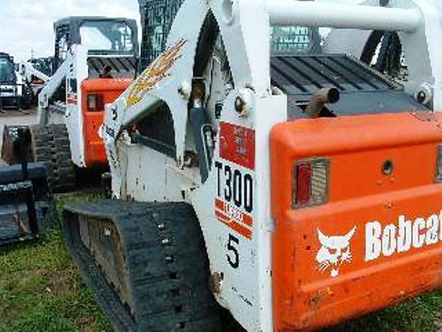 2005 BOBCAT T300 Cherry Valley IL 61016 Photo #0072229A