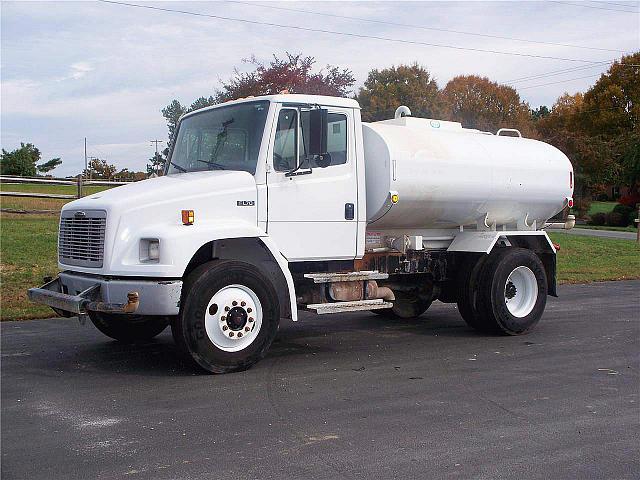 2005 FREIGHTLINER FL70 Dry Fork VA 24531 Photo #0072570A