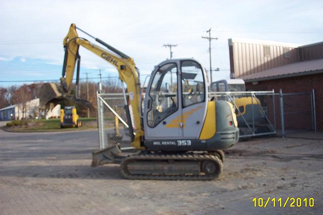 2005 GEHL 353 Mini excava Utica MI 48317 Photo #0072579A