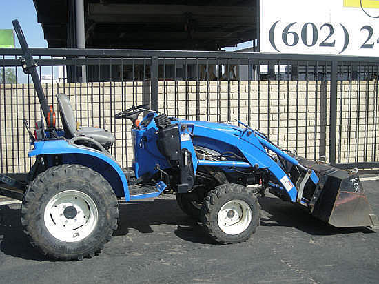 2005 NEW HOLLAND TC24 4WD Mesa AZ 85210 Photo #0073967A