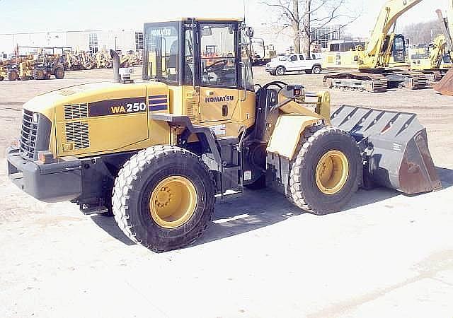 2006 KOMATSU WA250-5 Lansing MI 48906 Photo #0075135B