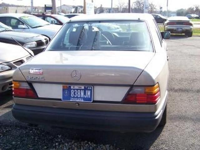 1987 Mercedes-Benz 300E Hebron IN 46341 Photo #0079606A