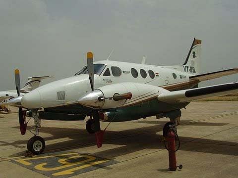 1999 KING AIR C90B Cuyahoga County Airport Richmond Heights OH 44143 Photo #0080522A