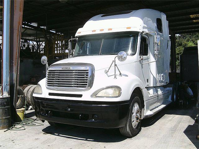 2001 FREIGHTLINER CL12064ST-COLUMBIA 120 Tampa Florida Photo #0080782A