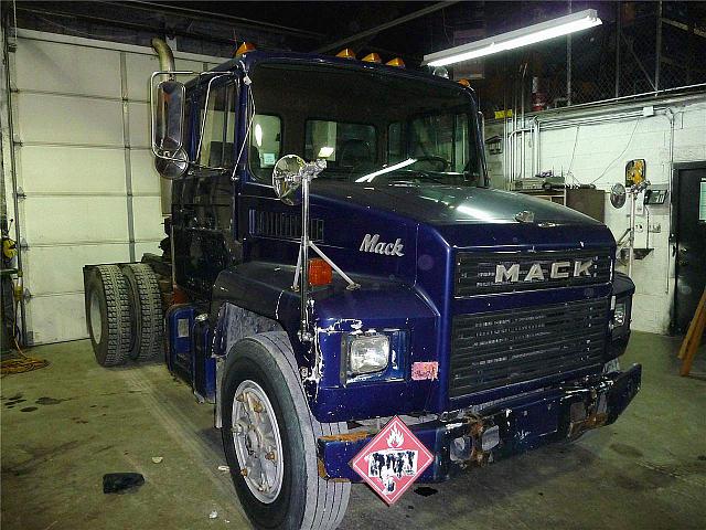 1989 MACK CM422 Knoxville Tennessee Photo #0080805A