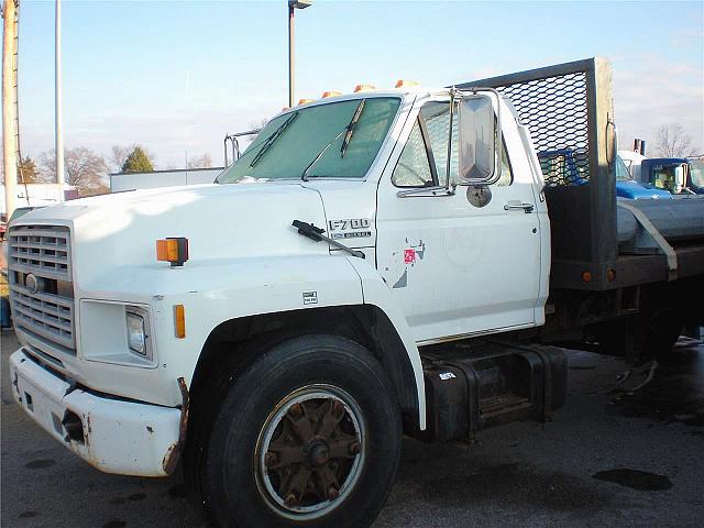 1994 FORD F700 Henryville Indiana Photo #0080851A