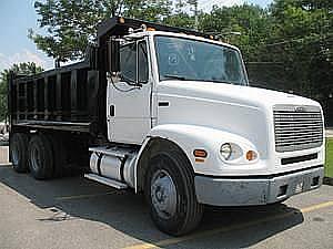 2003 FREIGHTLINER FL112 Broadview Heights Ohio Photo #0080862A