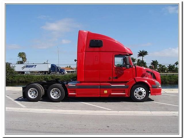 2004 VOLVO VNL64T670 Miami Florida Photo #0080980A