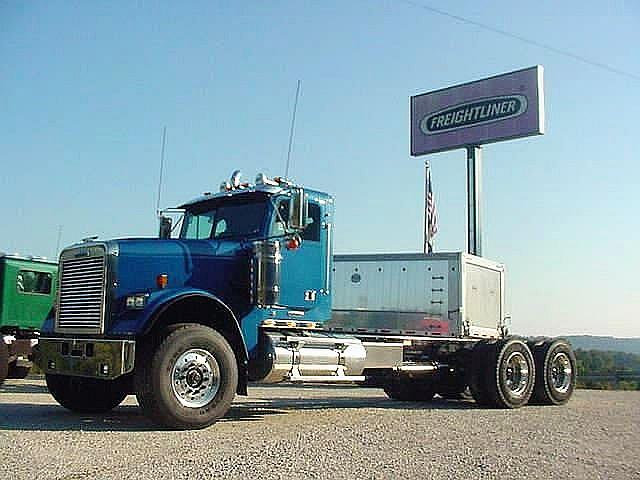 2009 FREIGHTLINER FLD12064SD Kenova West Virginia Photo #0081029A