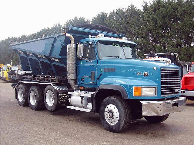 2000 MACK CL713 SUN PRAIRIE Wisconsin Photo #0081060A