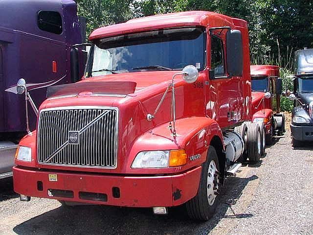 2001 VOLVO VNL64T610 Atlanta Georgia Photo #0081073A