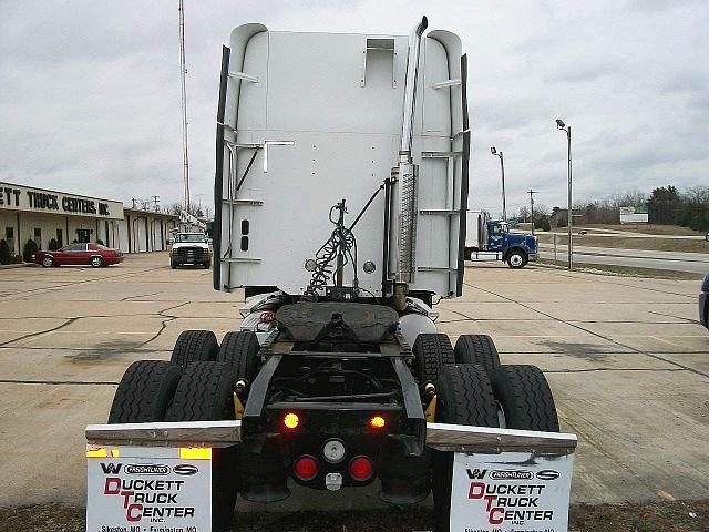 2005 FREIGHTLINER CL12064ST-COLUMBIA 120 Sikeston Missouri Photo #0081105A