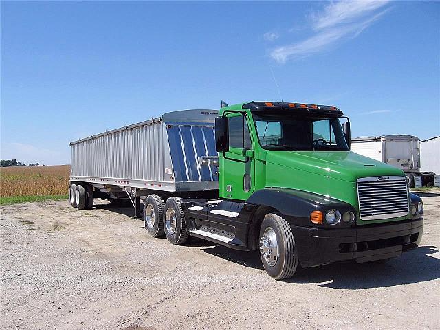 2004 FREIGHTLINER CST12064ST-CENTURY 120 Forrest Illinois Photo #0081134E