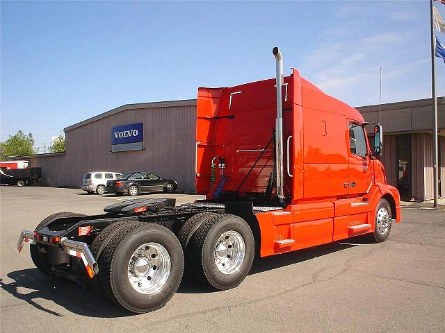 2011 VOLVO VNL64T630 Gary Indiana Photo #0081183A