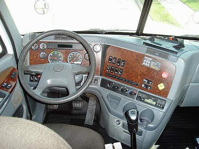 2005 FREIGHTLINER CST12064ST-CENTURY 120 Houston Texas Photo #0081214A