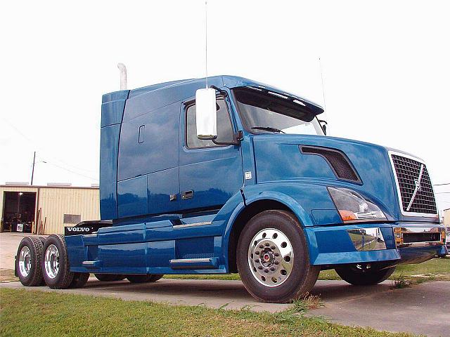 2011 VOLVO VNL64T630 Beaumont Texas Photo #0081220A