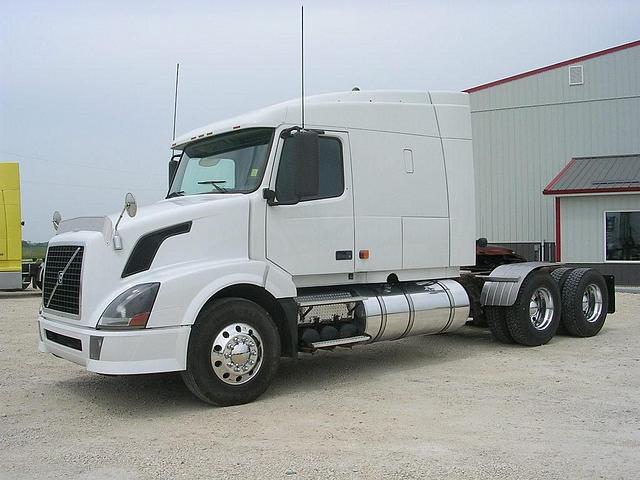 2007 VOLVO VNL64T630 Macgregor Photo #0081227H