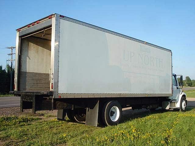 2005 FREIGHTLINER BUSINESS CLASS M2 106 Wittenberg Wisconsin Photo #0081246A