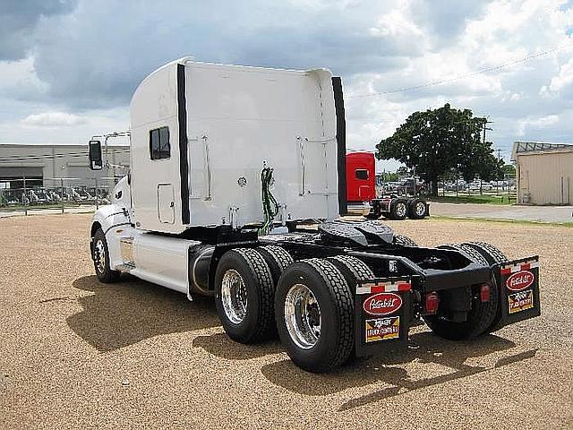 2011 PETERBILT 386 Irving Texas Photo #0081292A