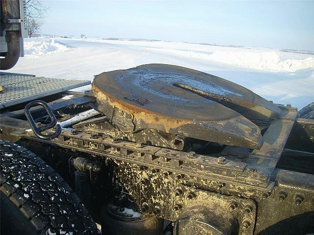 2005 VOLVO VNM64T200 Starbuck Minnesota Photo #0081420A