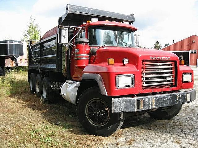 1996 MACK RD688S Berwick Maine Photo #0081422A