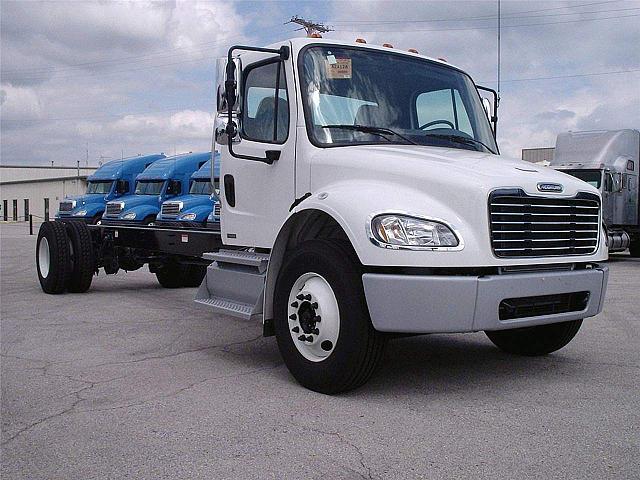 2011 FREIGHTLINER BUSINESS CLASS M2 106 Joplin Missouri Photo #0081440A