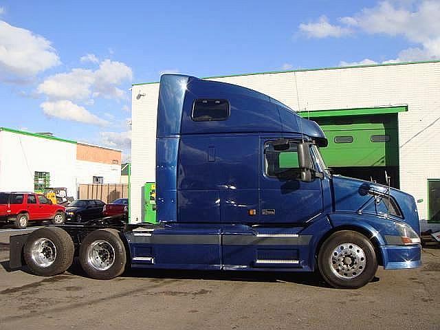 2005 VOLVO VNL64T670 Elizabeth New Jersey Photo #0081443A