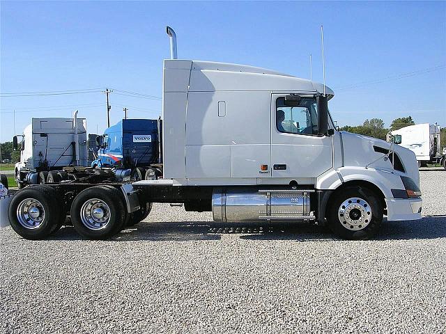 2005 VOLVO VNL64T630 Kahoka Missouri Photo #0081459E