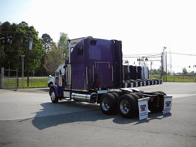 2006 FREIGHTLINER FLD13264T-CLASSIC XL Charlotte North Carolina Photo #0081491A