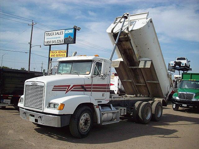 2000 FREIGHTLINER FLD12064S Stockton California Photo #0081507A