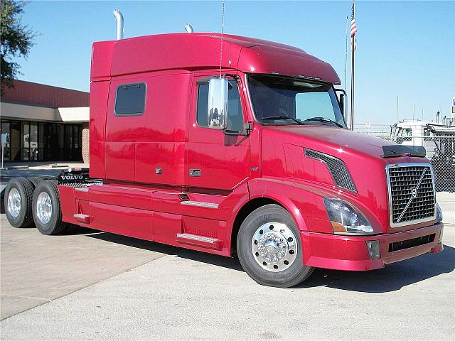 2011 VOLVO VNL64T730 Fort Worth Texas Photo #0081537A