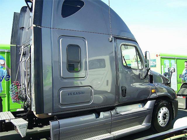 2008 FREIGHTLINER CA12564SLP - CASCADIA Santa Fe Springs California Photo #0081556A