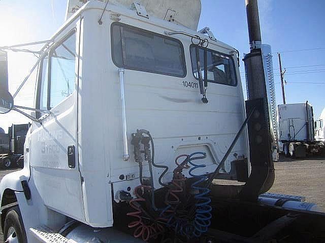 1999 FREIGHTLINER FL112 GROOM Texas Photo #0081571A