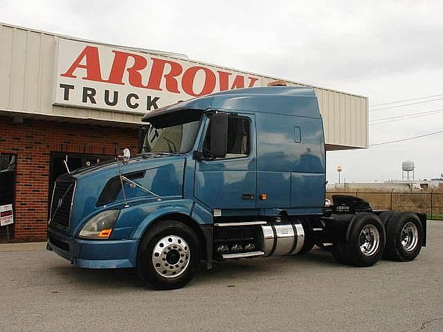 2005 VOLVO VNL42T630 Troy Illinois Photo #0081624A