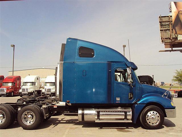 2005 FREIGHTLINER CL12042ST-COLUMBIA 120 Fort Worth Texas Photo #0081661A