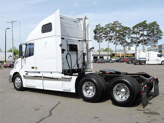 2009 VOLVO VNL64T670 Sauk Rapids Minnesota Photo #0081668D