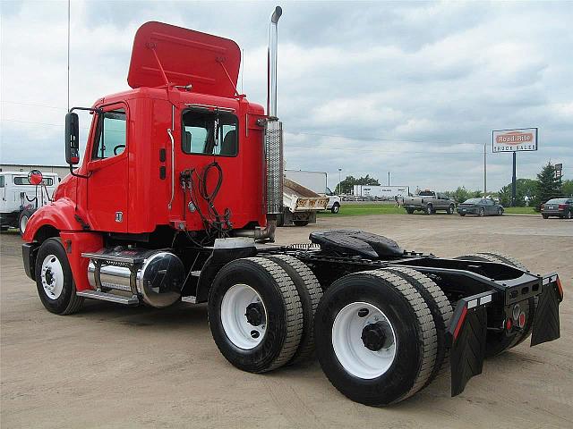 2005 FREIGHTLINER CL12064ST-COLUMBIA 120 St Cloud Minnesota Photo #0081677A