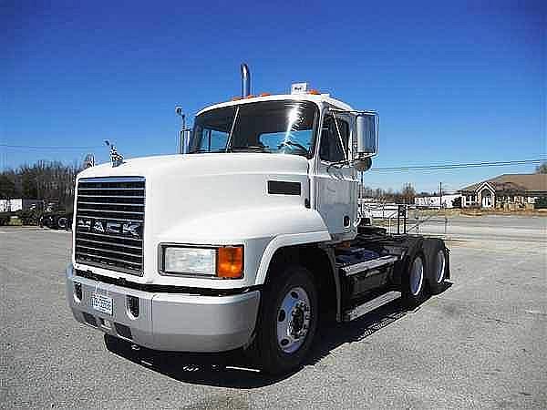 2001 MACK CH613 Greensboro North Carolina Photo #0081685A