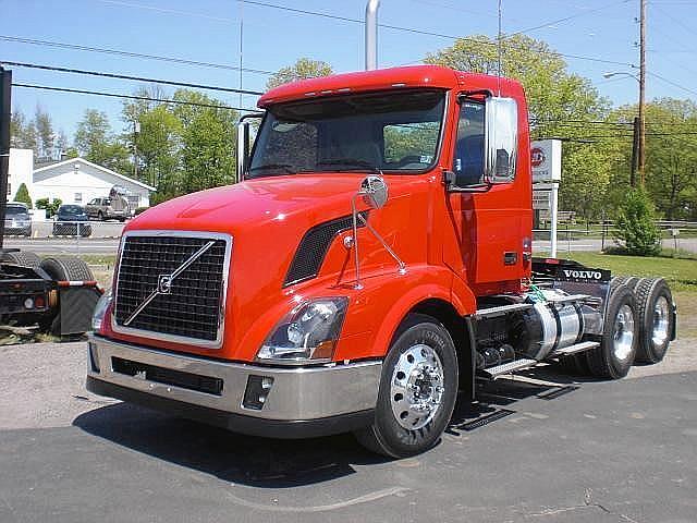 2012 VOLVO VNL64T300 Wilkes Barre Pennsylvania Photo #0081738A