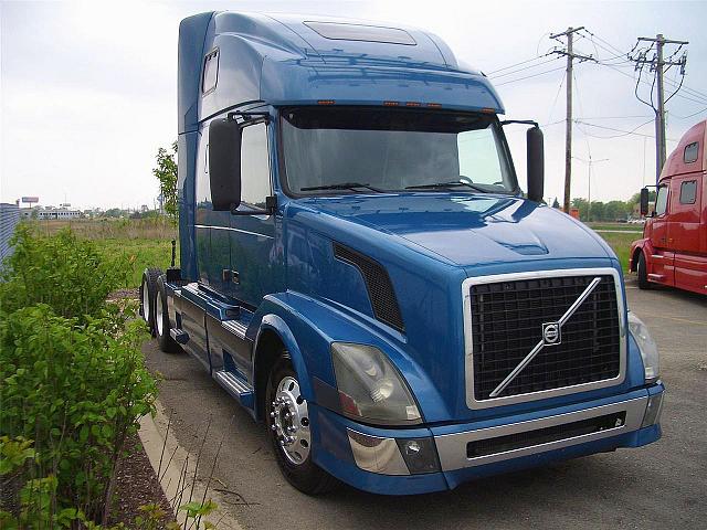 2005 VOLVO VNL64T670 Bolingbrook Illinois Photo #0081742A