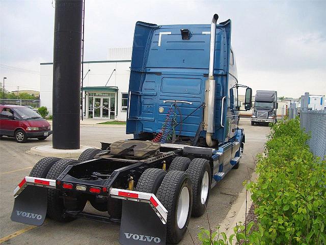 2005 VOLVO VNL64T670 Bolingbrook Illinois Photo #0081742A