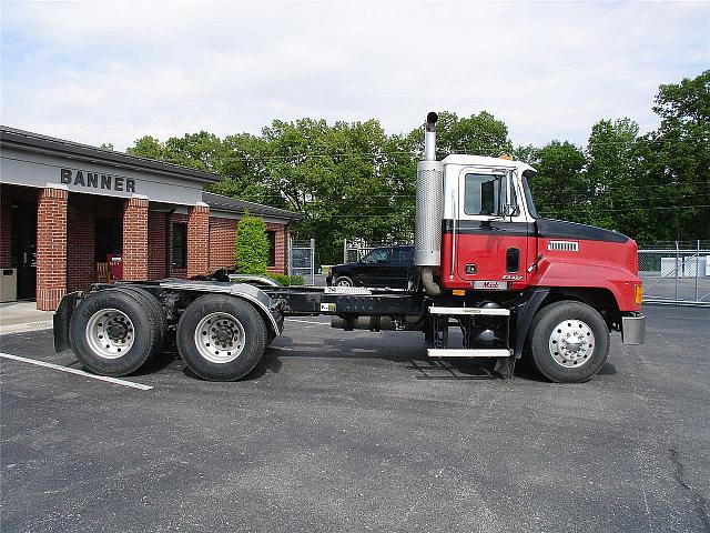 2000 MACK CH613 Evansville Indiana Photo #0081764A