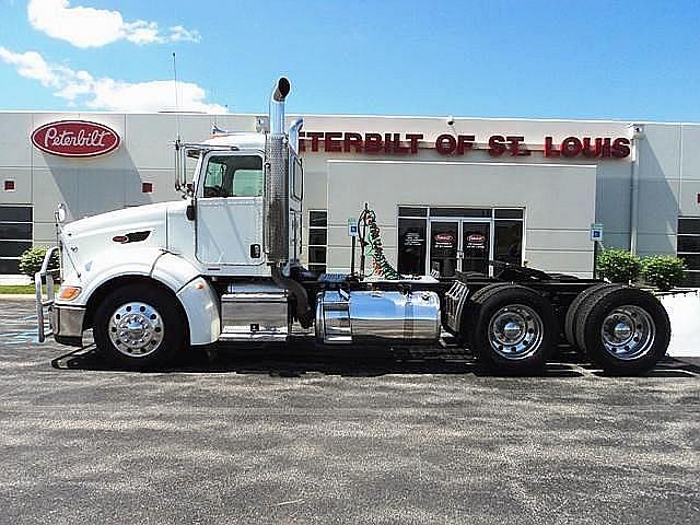 2009 PETERBILT 384 Sauget Illinois Photo #0081767A