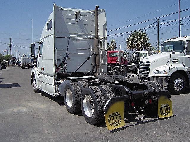 2006 VOLVO VNL64670 Houston Texas Photo #0081804A