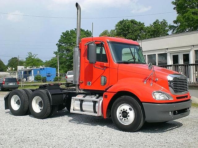 2004 FREIGHTLINER CL12064ST-COLUMBIA 120 Atlanta Georgia Photo #0081815A