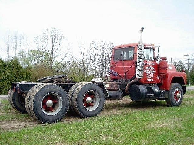 1985 MACK R688ST Wittenberg Wisconsin Photo #0081837A