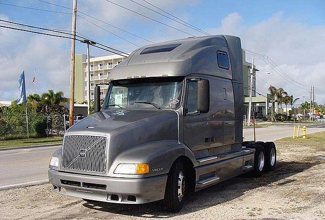 2000 VOLVO VNL64T660 Miami Florida Photo #0081932D