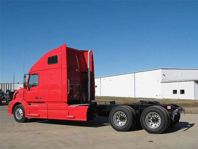 2009 VOLVO VNL64T670 Sioux City Iowa Photo #0081956A