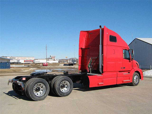 2009 VOLVO VNL64T670 Sioux City Iowa Photo #0081956A