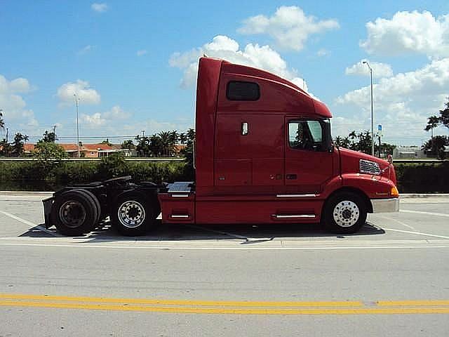 2001 VOLVO VNL64T660 Miami Florida Photo #0082041A